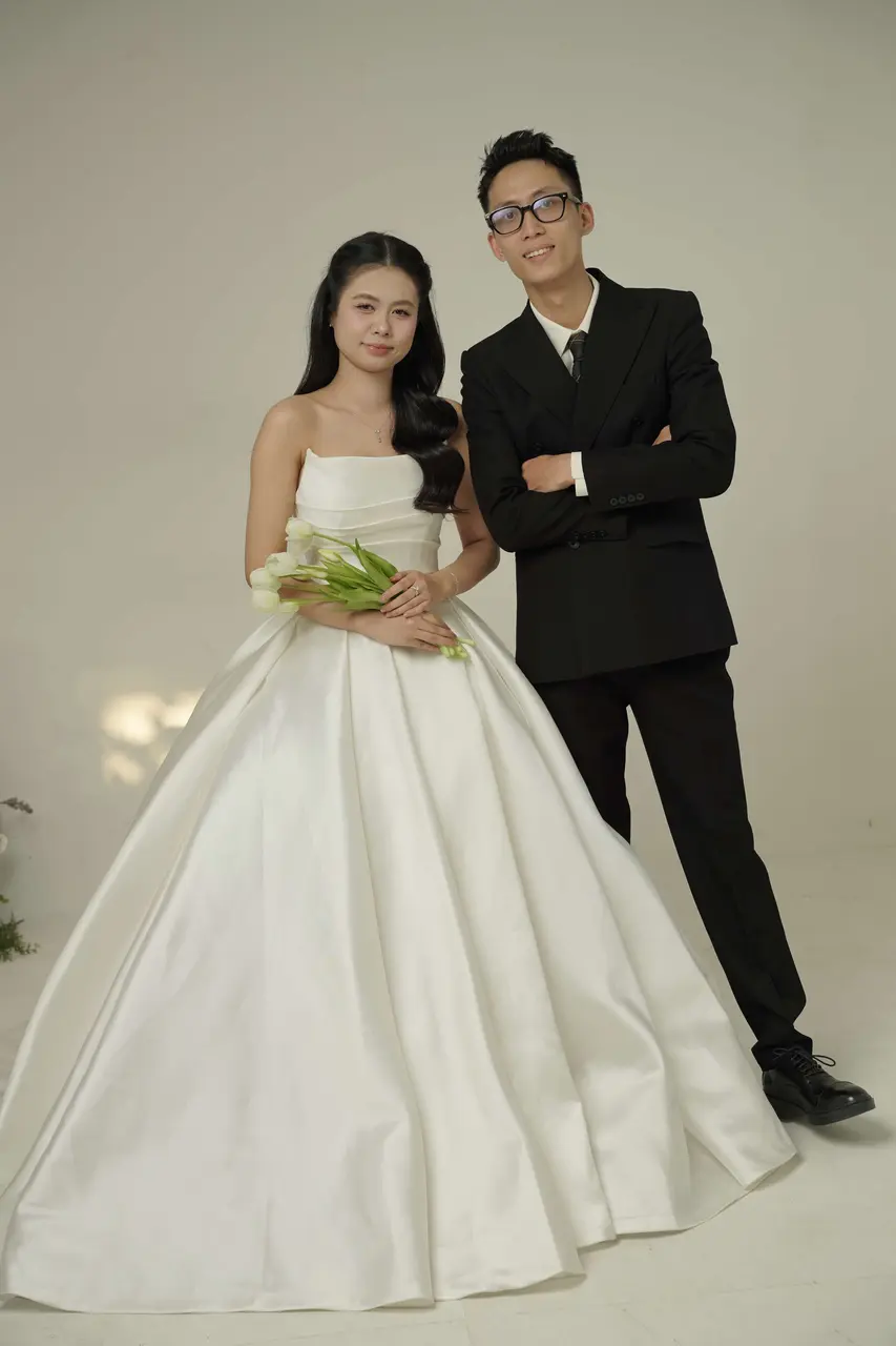 Khoảnh khắc ngày cưới 01