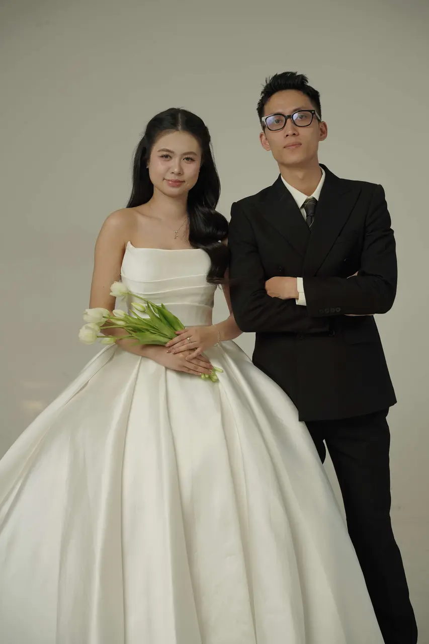 Khoảnh khắc ngày cưới 02